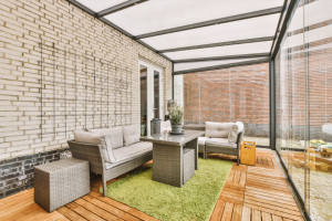 Kako zatvoriti terasu i učiniti je funkcionalnim delom vašeg doma